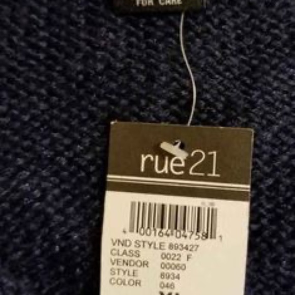 Beautiful Sweaters With Tiny Sequins. - Picture 4 of 16